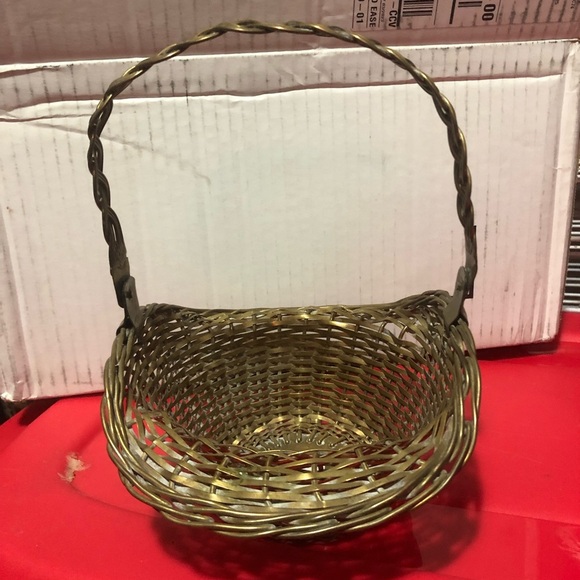 Vintage brass Gold Woven Accent Basket with Braided Handle. Preloved - Picture 6 of 10